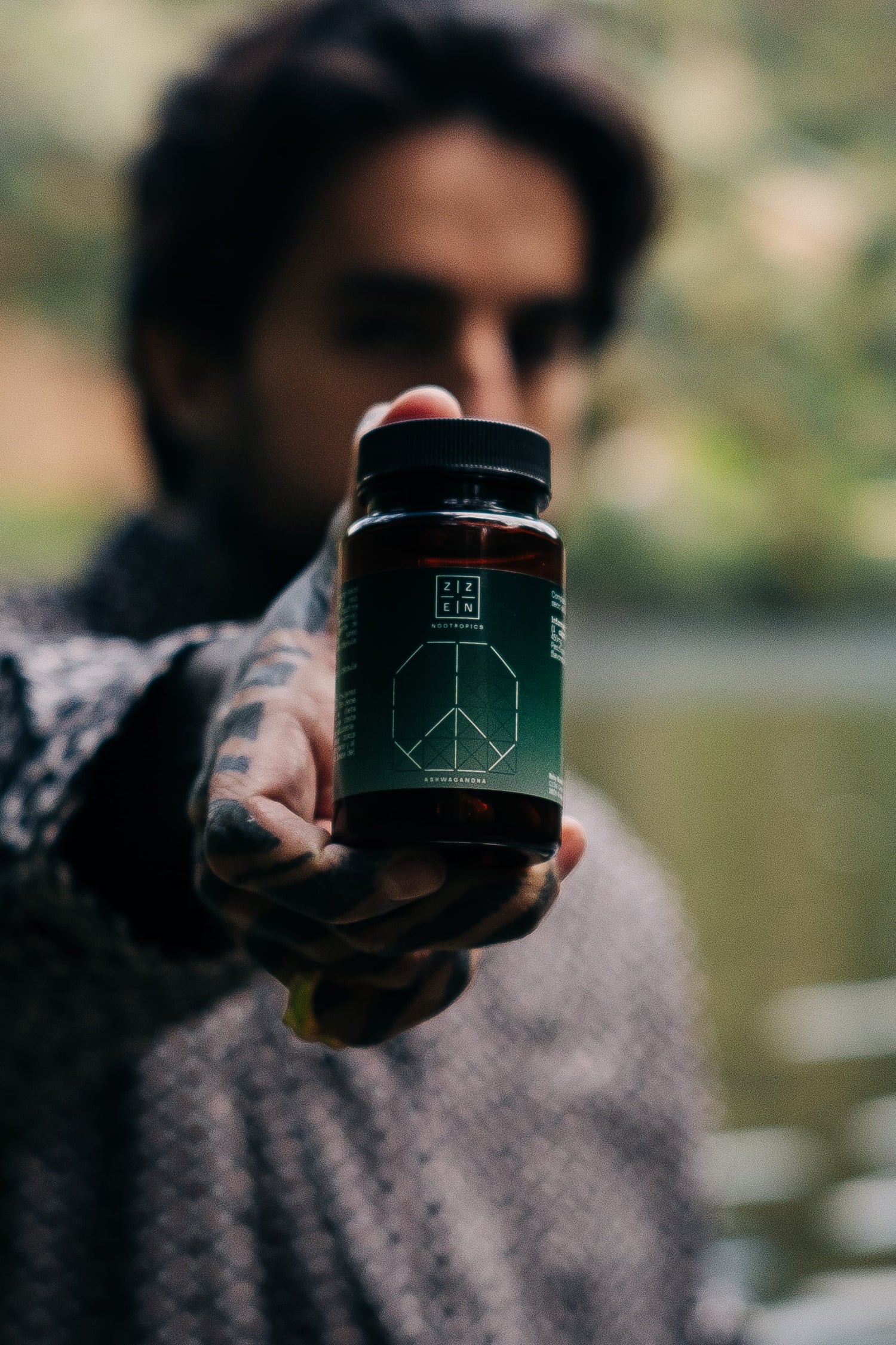 René con bote de ZZEN Calm